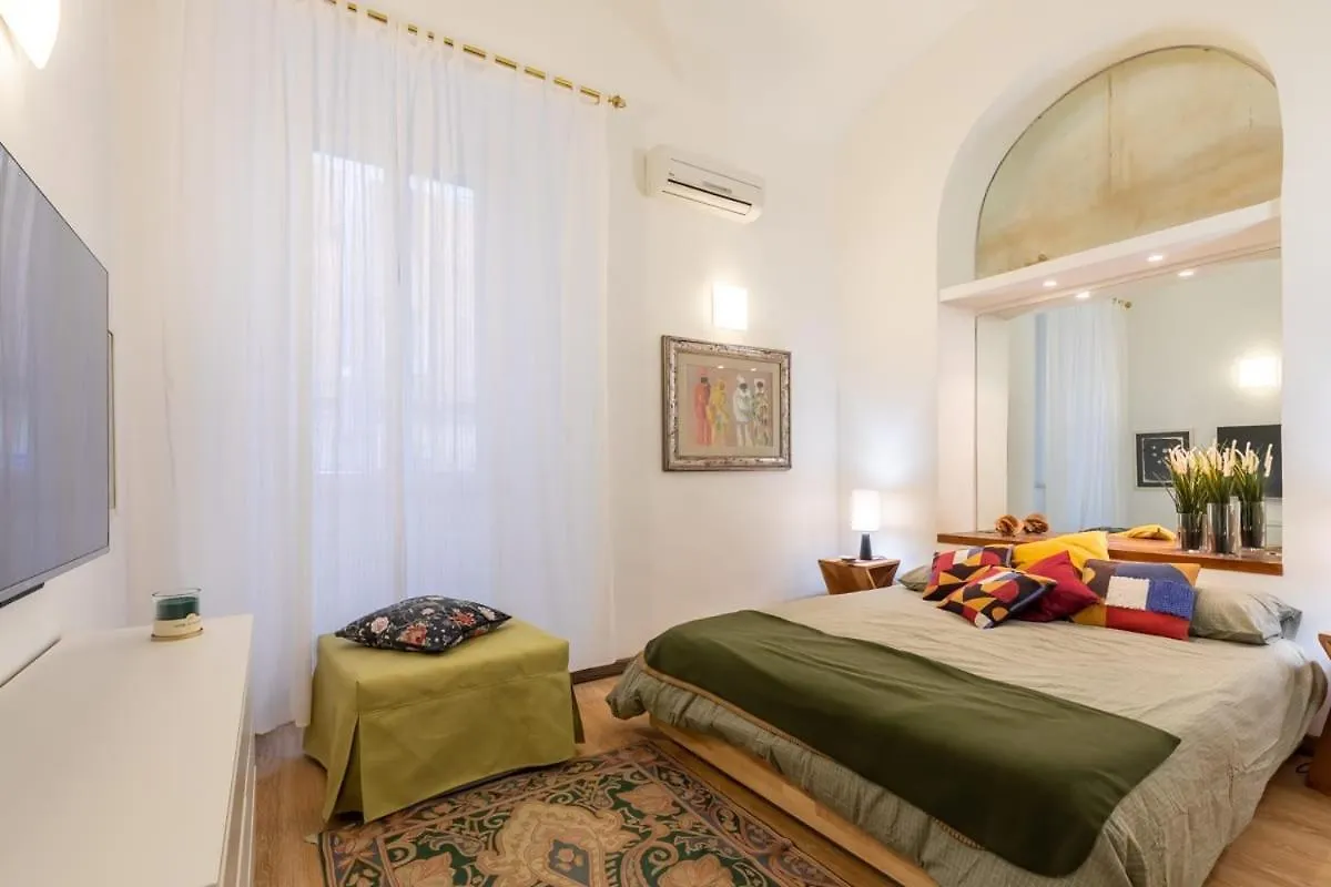 Barberini Cozy Apartment By Romeloft 0*, Roma