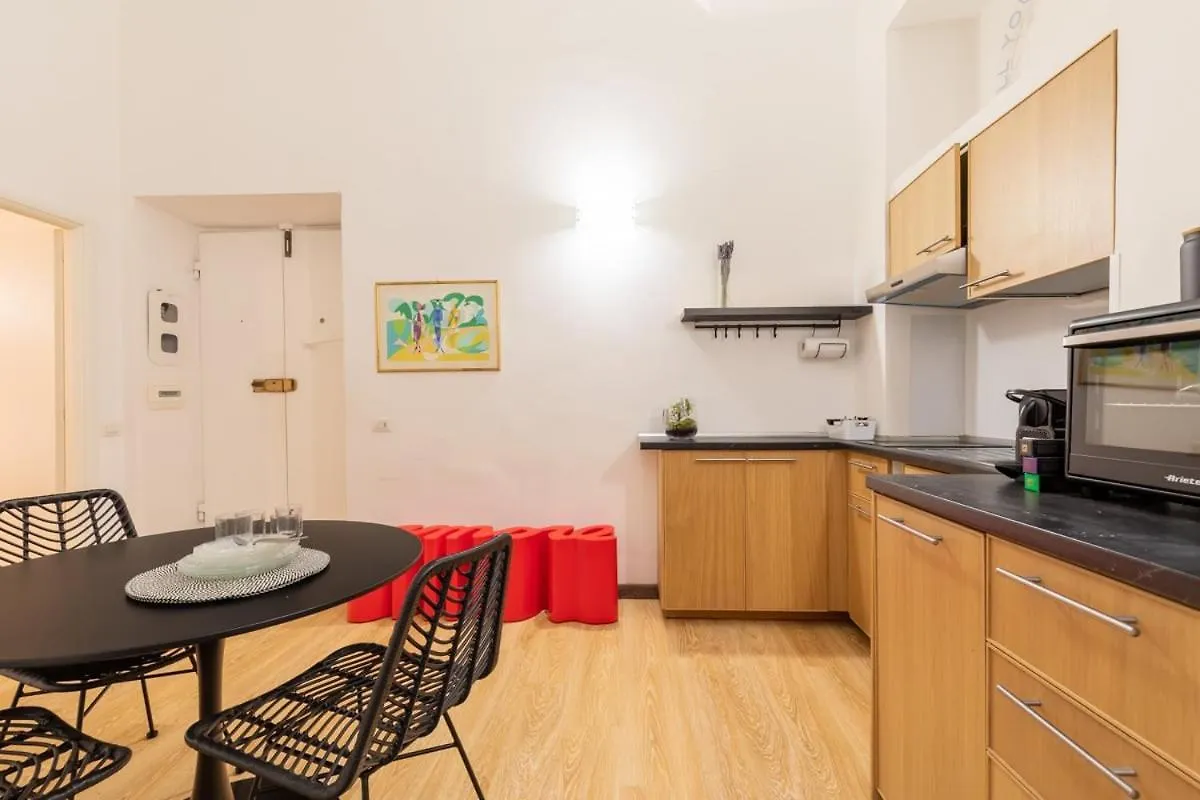 Barberini Cozy Apartment By Romeloft Italia